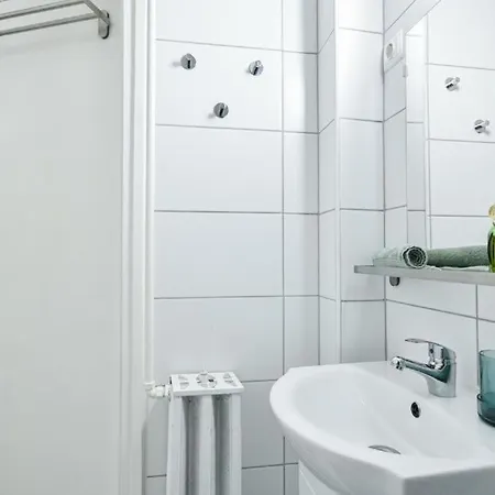 Apartment Modern Hideaway On Victor Hugo W Ac By Nw